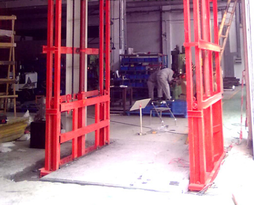 導軌式液壓升降貨梯 導軌式液壓升降貨梯