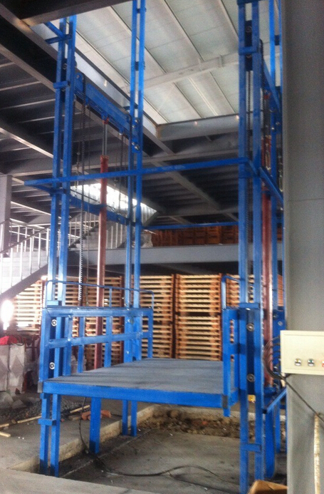 導(dǎo)軌式升降貨梯 導(dǎo)軌式升降貨梯