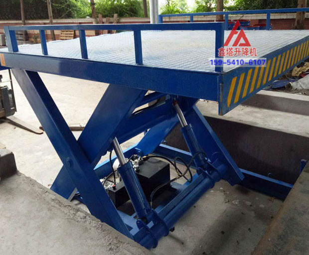 單層剪叉式升降機使用現(xiàn)場 單層剪叉式升降機使用現(xiàn)場