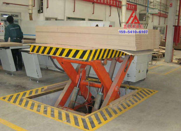 單層剪叉式升降機使用現(xiàn)場 單層剪叉式升降機使用現(xiàn)場